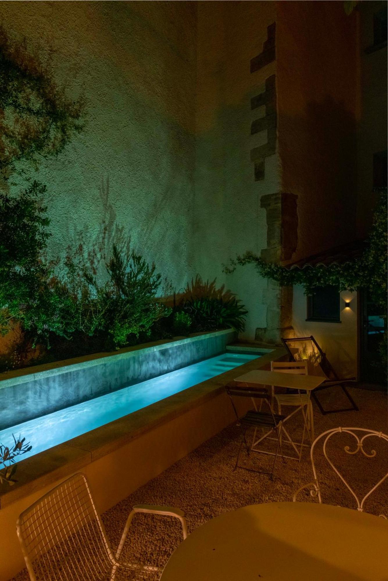 La Perroya Hotel Visan Exterior photo